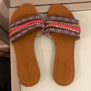 Strappy Flip Flip Sandals